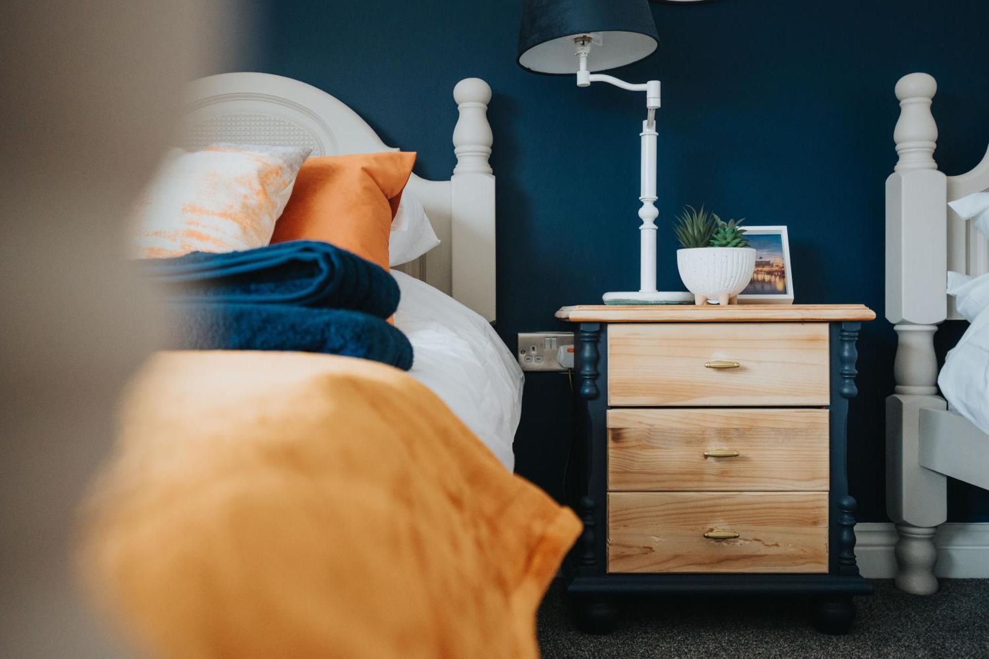 Shawe House - 10 Minute Mcr Airport - Free Parking Villa Wythenshawe Bilik gambar